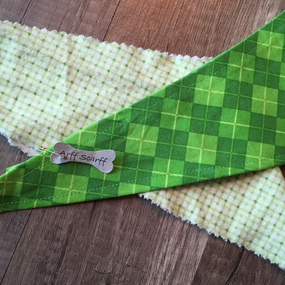 NEW Green Plaid Dog Bandana/Scarf bundle - Picture 3 of 9